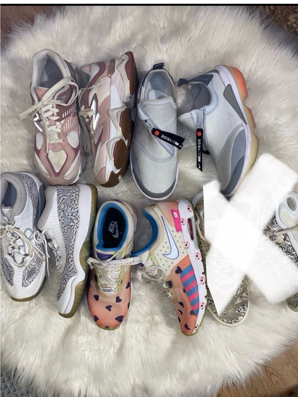 4 for $125 Women fit sizes 8.5 & 9 shoe Nike, New Balance, Jordan’s